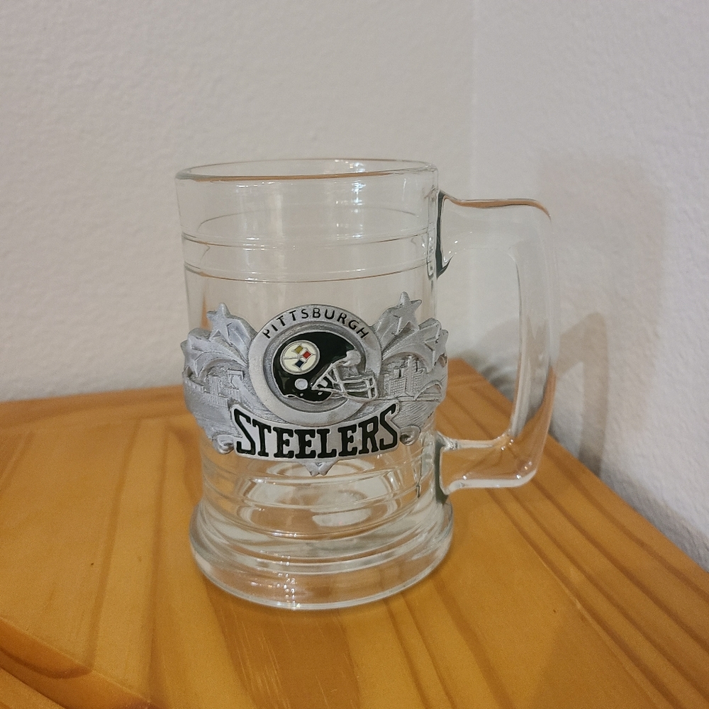 NFL Pittsburgh Steelers Clear Glass 12oz Mug with Pewter Graphic